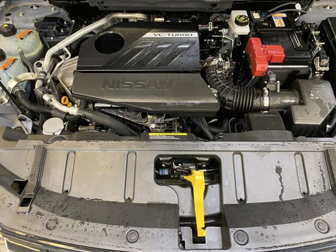 Used 2025 Nissan Rogue SL w/ Tech Package FWD image 10