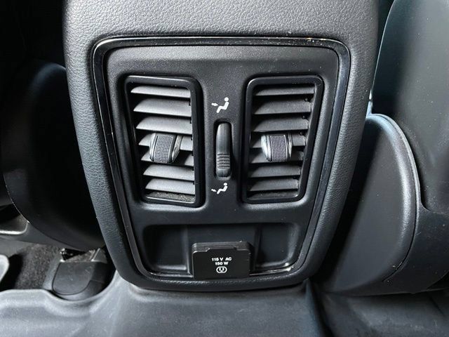 Used 2020 Jeep Grand Cherokee Altitude AWD/4WD image 26