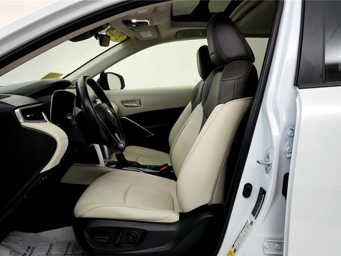 Certified 2022 Toyota Corolla Cross XLE image 27