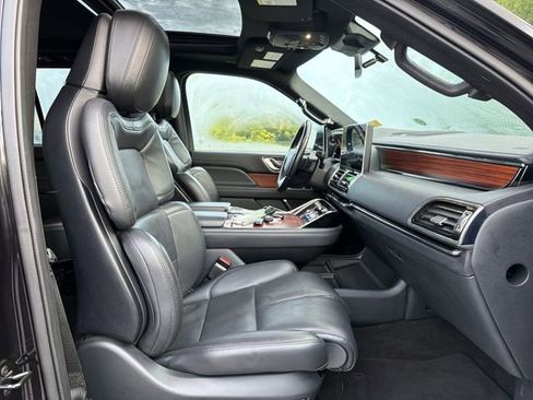 Used 2024 Lincoln Navigator Reserve AWD/4WD image 17