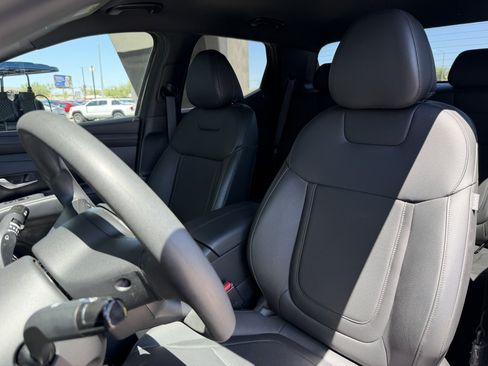 Used 2025 Hyundai Santa Cruz SEL FWD image 31