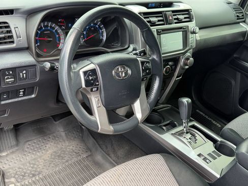 Used 2018 Toyota 4Runner SR5 RWD image 4