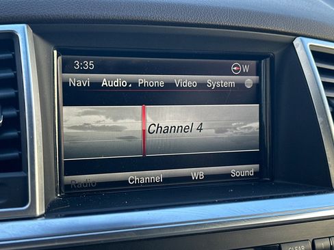 Used 2013 Mercedes-Benz ML 350 4MATIC image 24