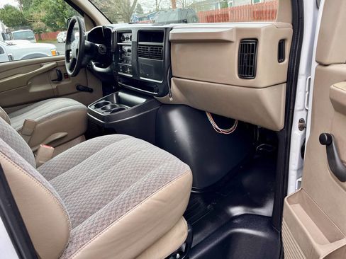 Used 2006 Chevrolet Express 2500 image 14