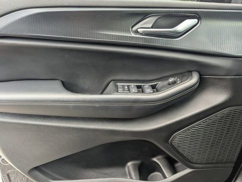 Used 2025 Jeep Grand Cherokee L Laredo image 26