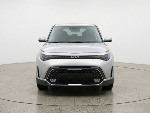 Used 2025 Kia Soul LX w/ LX Technology Package FWD image 2