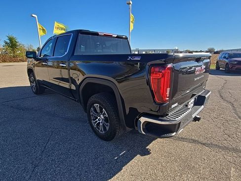 Used 2024 GMC Sierra 1500 SLT w/ X31 Off-Road Package image 9
