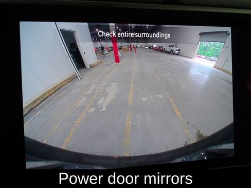 Used 2024 Jeep Wrangler Sahara image 8