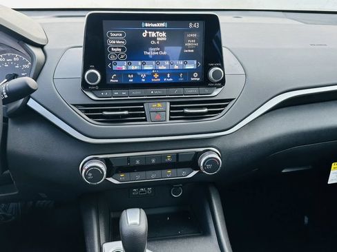 Certified 2025 Nissan Altima 2.5 S FWD image 22