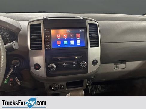 Used 2019 Nissan Frontier SV image 8