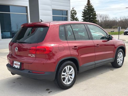 Used 2012 Volkswagen Tiguan S image 8