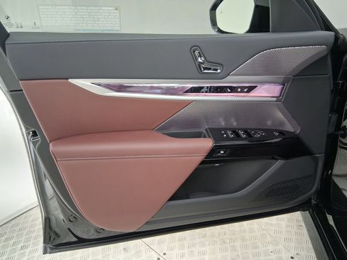 New 2026 BMW 740i w/ Premium Package image 18