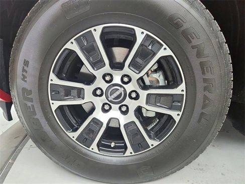 Used 2024 Nissan Titan SV w/ SV Convenience Package image 40