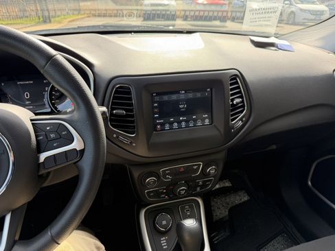 Used 2018 Jeep Compass Sport w/ Tech Group image 31