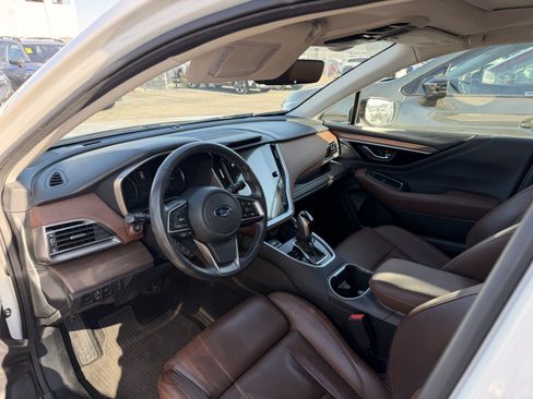 Used 2022 Subaru Outback Touring AWD/4WD image 3