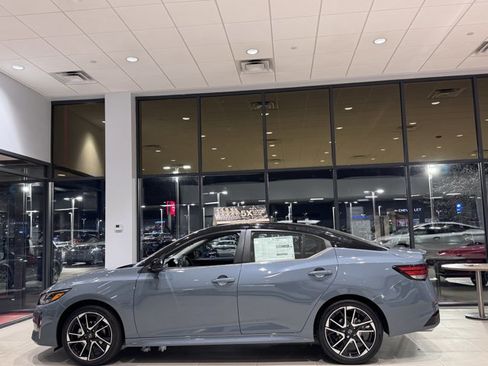 New 2025 Nissan Sentra SR image 18