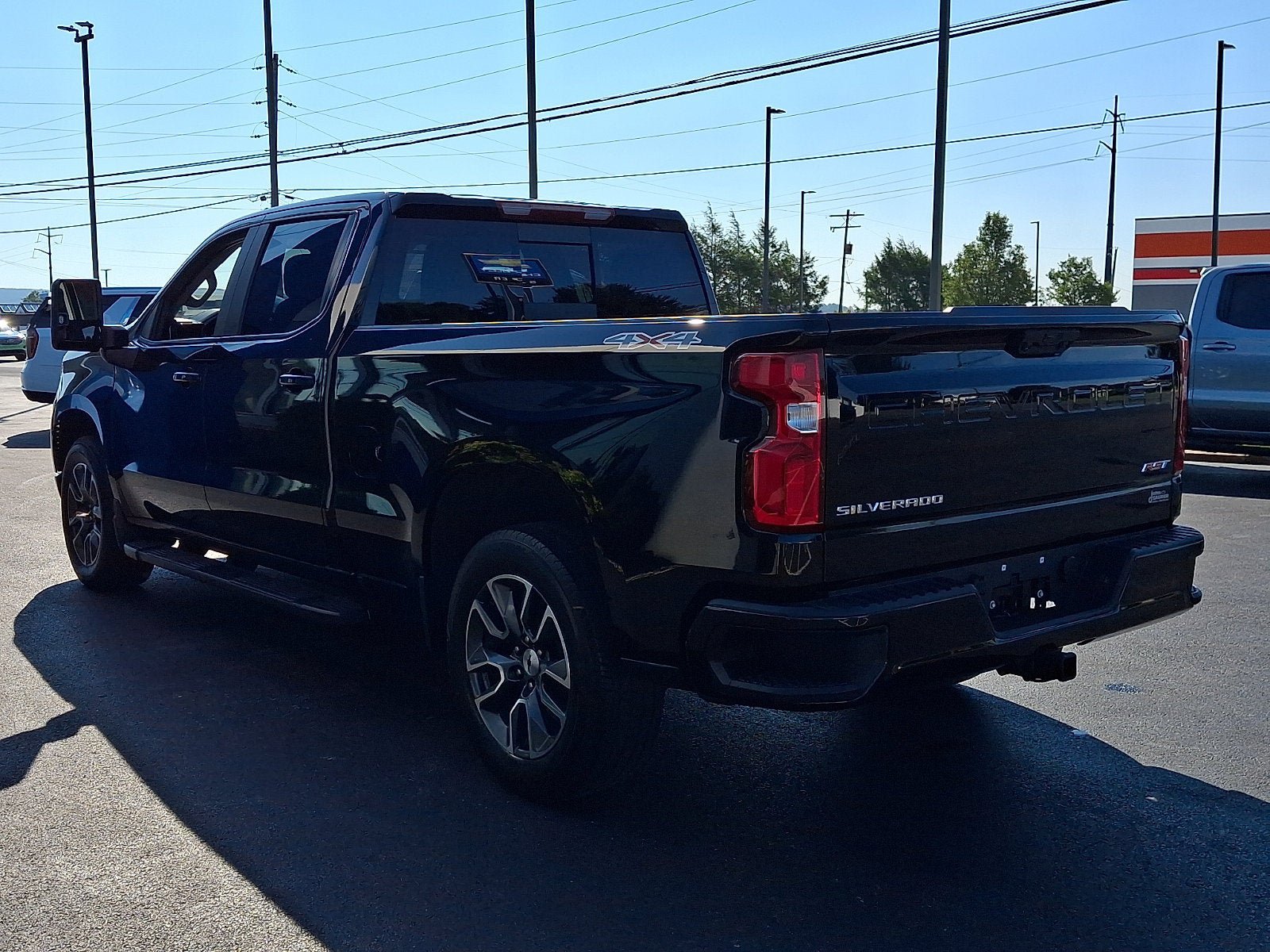 Used 2022 Chevrolet Silverado 1500 RST w/ Convenience Package II AWD/4WD image 4
