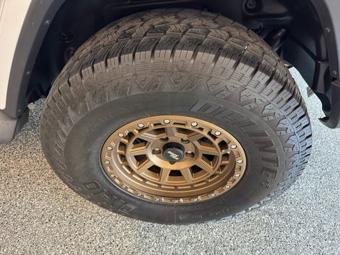 Used 2018 Jeep Wrangler Unlimited Sahara AWD/4WD image 14