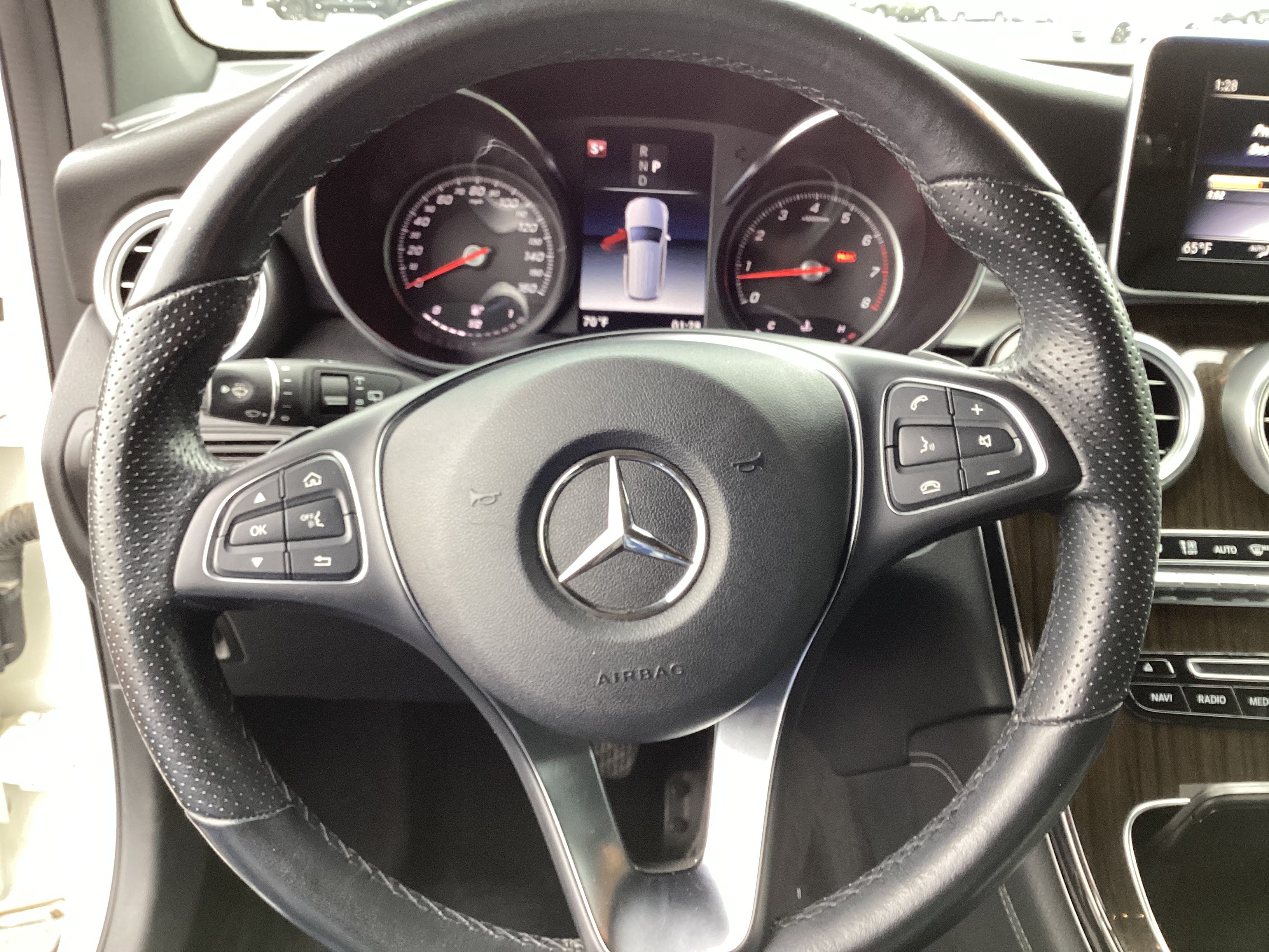 Used 2019 Mercedes-Benz GLC 300 4MATIC image 4