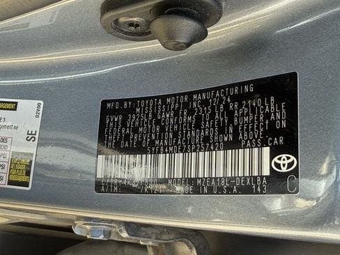 Used 2025 Toyota Corolla LE FWD image 32