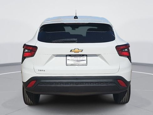 New 2026 Chevrolet Trax LS w/ Driver Confidence Package FWD image 4