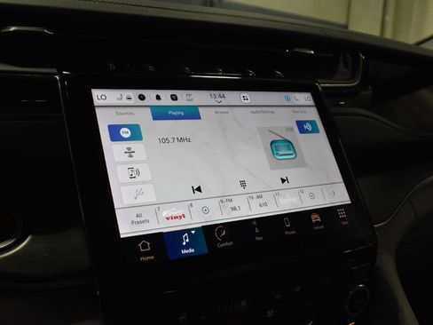Used 2023 Jeep Grand Cherokee L Overland w/ Advanced Protech Group III AWD/4WD image 19