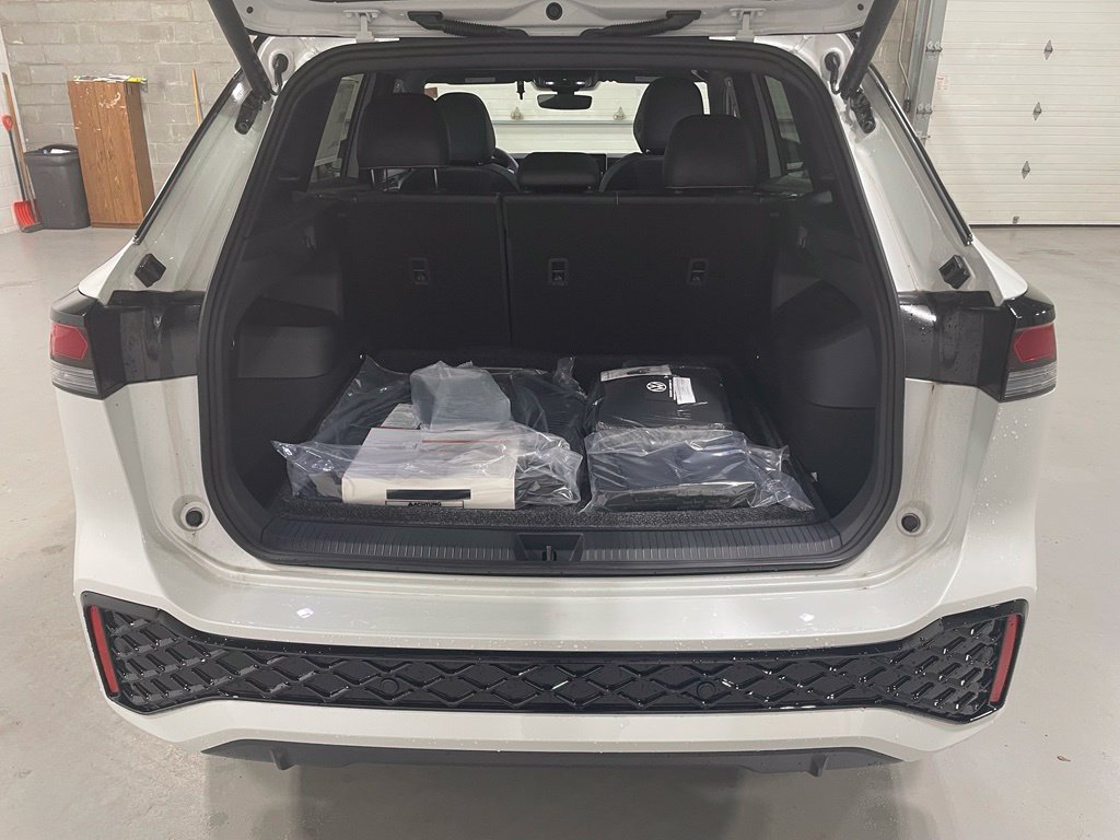 New 2026 Volkswagen Tiguan SE R-Line AWD/4WD image 13
