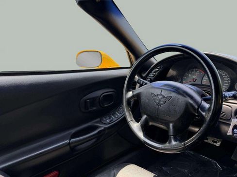 Used 2003 Chevrolet Corvette Convertible w/ Preferred Equipment Group1 RWD image 12