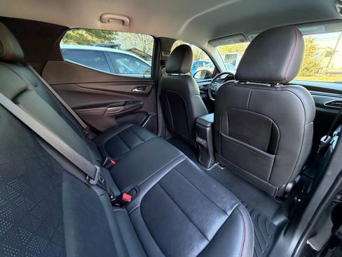 Used 2023 Chevrolet Bolt EUV LT w/ Convenience Package image 19