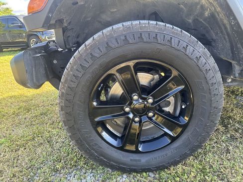 Certified 2021 Jeep Wrangler Unlimited Sahara image 19