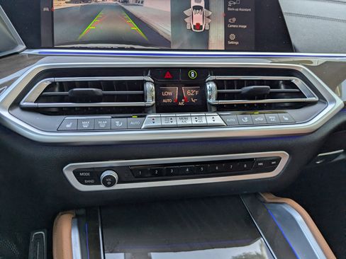 Used 2022 BMW X6 xDrive40i w/ M Sport Package image 27