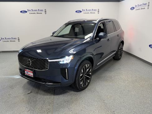 Used 2025 Volvo XC90 B6 Plus image 3