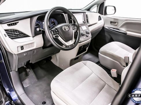 Used 2020 Toyota Sienna L image 26