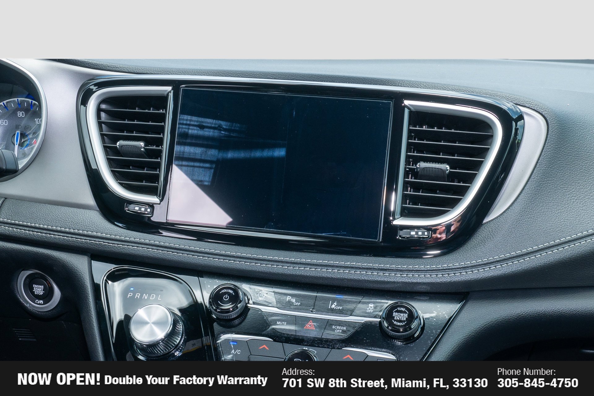New 2027 Chrysler Pacifica Select FWD image 22