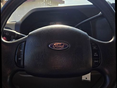 Used 2012 Ford E-350 and Econoline 350 XLT image 20