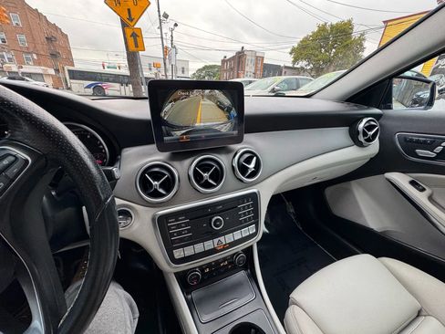 Used 2018 Mercedes-Benz GLA 250 4MATIC image 29