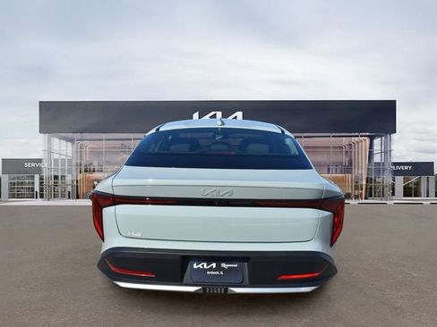 New 2026 Kia K4 FWD image 5