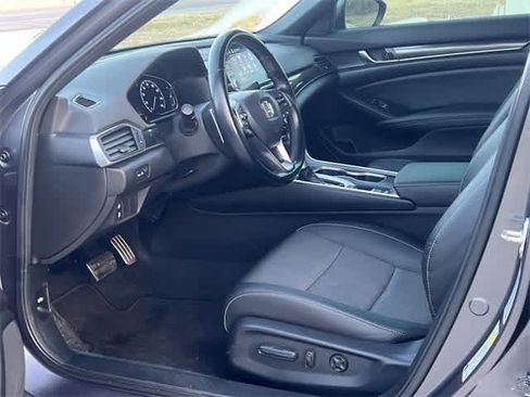 Used 2020 Honda Accord Sport image 3