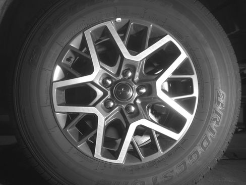 Used 2025 Jeep Wrangler Sahara image 14