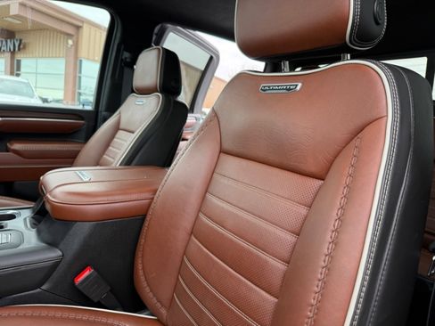 Used 2024 GMC Sierra 3500 Denali Ultimate image 16