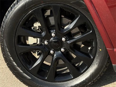 Used 2022 Jeep Grand Cherokee Laredo X image 6