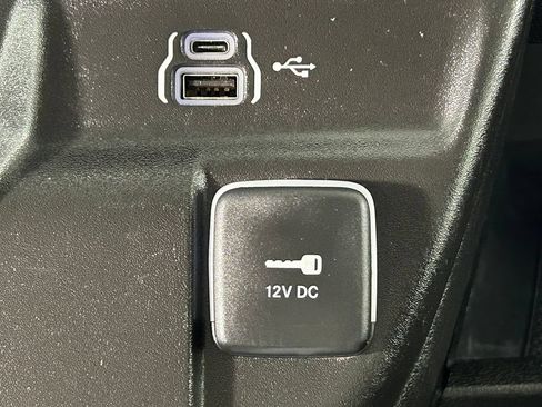 Used 2025 RAM ProMaster 2500 FWD image 17