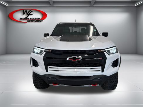 Used 2025 Chevrolet Colorado ZR2 w/ Midnight Edition AWD/4WD image 2