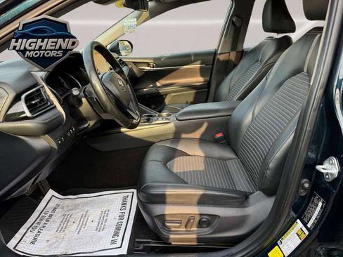 Used 2021 Toyota Camry SE w/ Cold Weather Package image 15