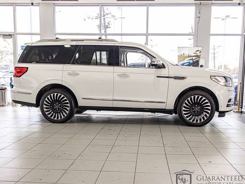 Used 2020 Lincoln Navigator Black Label w/ Cargo Convenience Package image 10
