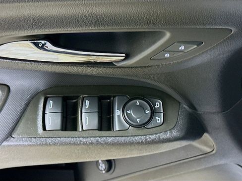 Used 2023 Chevrolet Equinox RS w/ RS Leather Package image 20