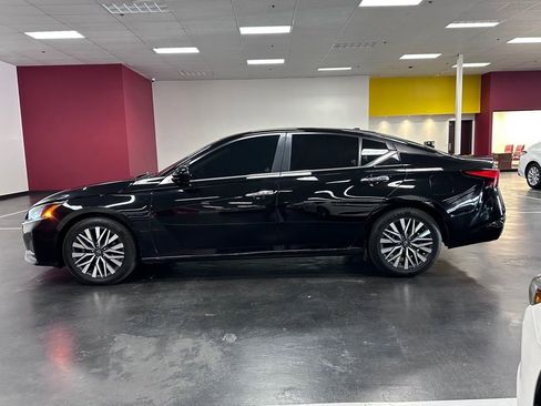 Used 2023 Nissan Altima 2.5 SV image 4