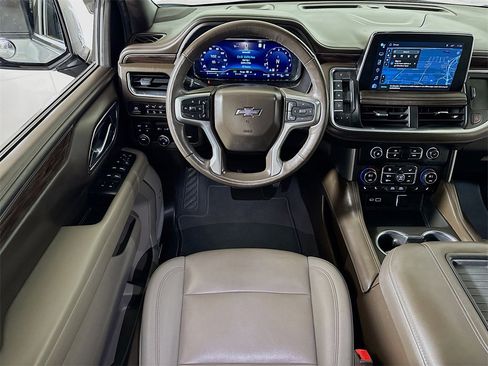 Certified 2023 Chevrolet Suburban Z71 w/ Luxury Package image 21