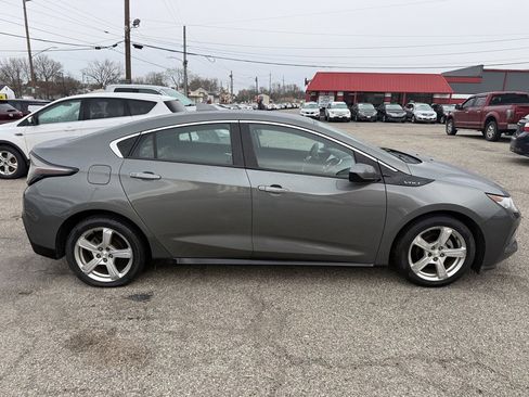 Used 2017 Chevrolet Volt LT w/ Comfort Package image 6