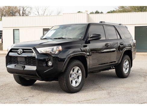 Used 2023 Toyota 4Runner SR5 image 3